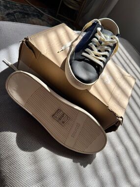 Soludos Women's Black and Cork Insole Casual Sneaker